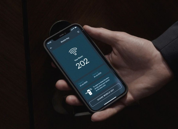 The Death of Plastic: Why Apple & Google Wallet Keys Are the Future of Hotel Access